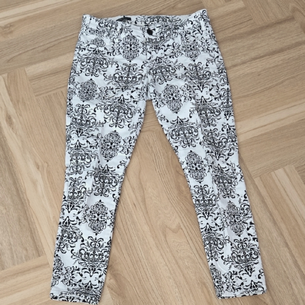 KUT FROM THE CLOTH Women's Black and White PAISLEY Patterned BRIGITTE Jeans 6